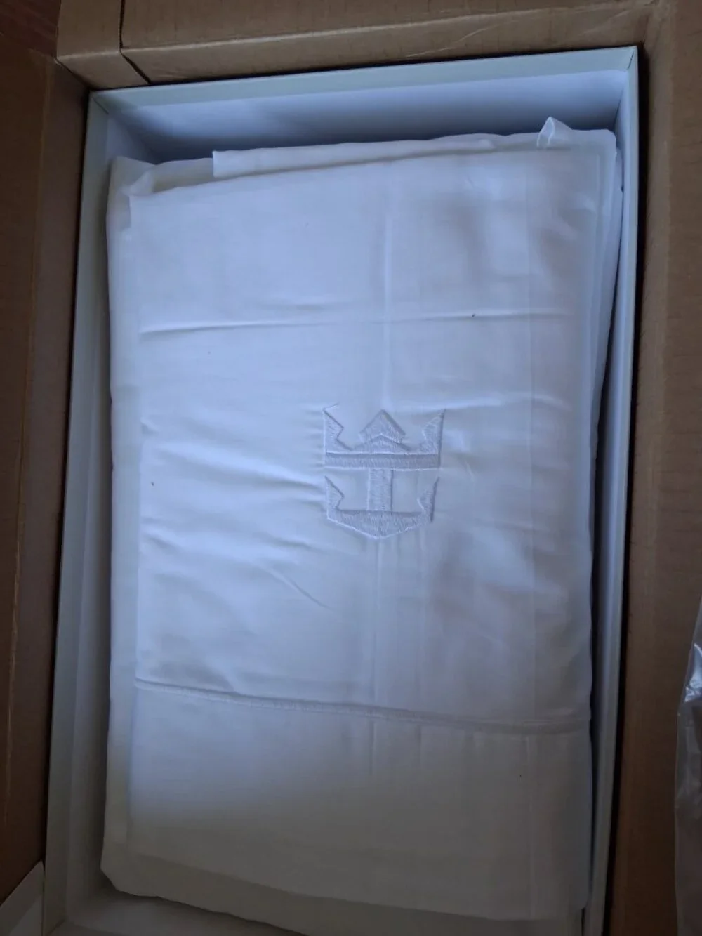 OPEN BOX Royal Carribean  Bedding Collection White QUEEN 100%  5PCS Bedding Set